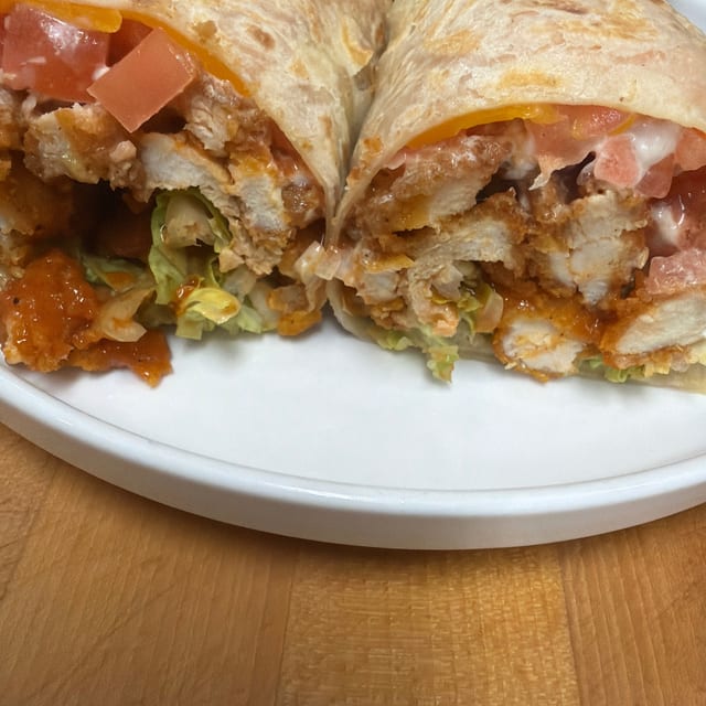 BUFFALO CHICKEN WRAP.