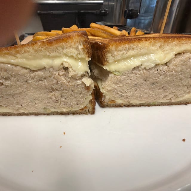 TUNA MELT.