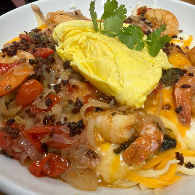 SHRIMP & GRITS.