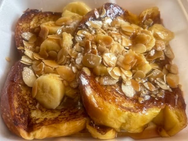 BANANAS FOSTER FRENCH TOAST (2).