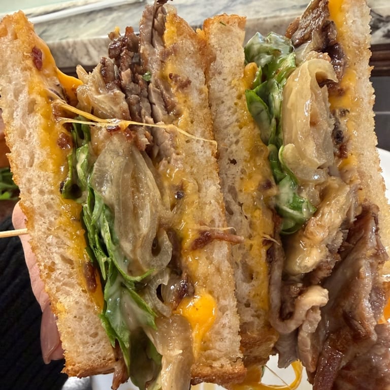 Delicious Chicken Wraps: A Cafe Favorite