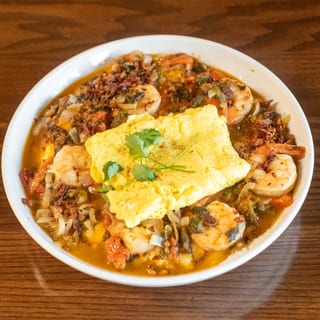 SHRIMP & GRITS